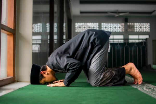 masjid-pogung-dalangan-TVetOrx0TTA-unsplash (FILEminimizer) Benerbareng Jadi Ayah